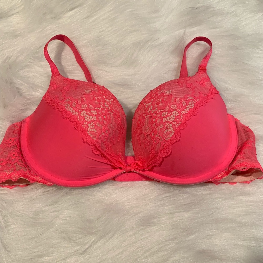 Victoria’s Secret bra 36C